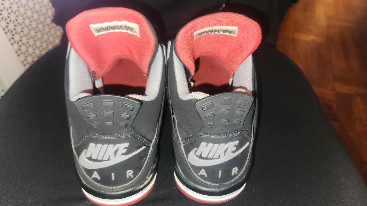 Nike Air Jordan 4 Retro image indicator(3)