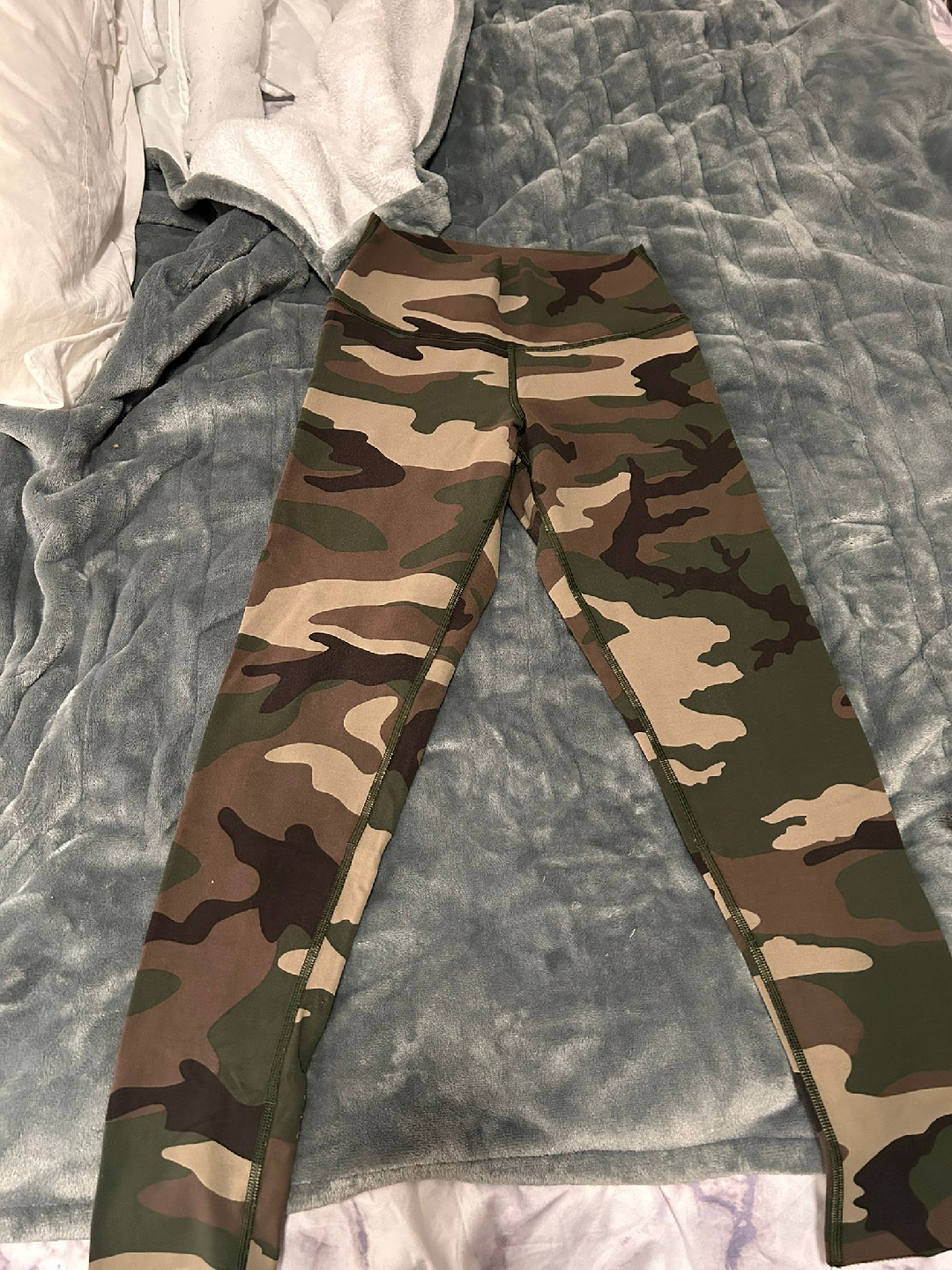 TNA Camo Leggings - Size M - photo 2