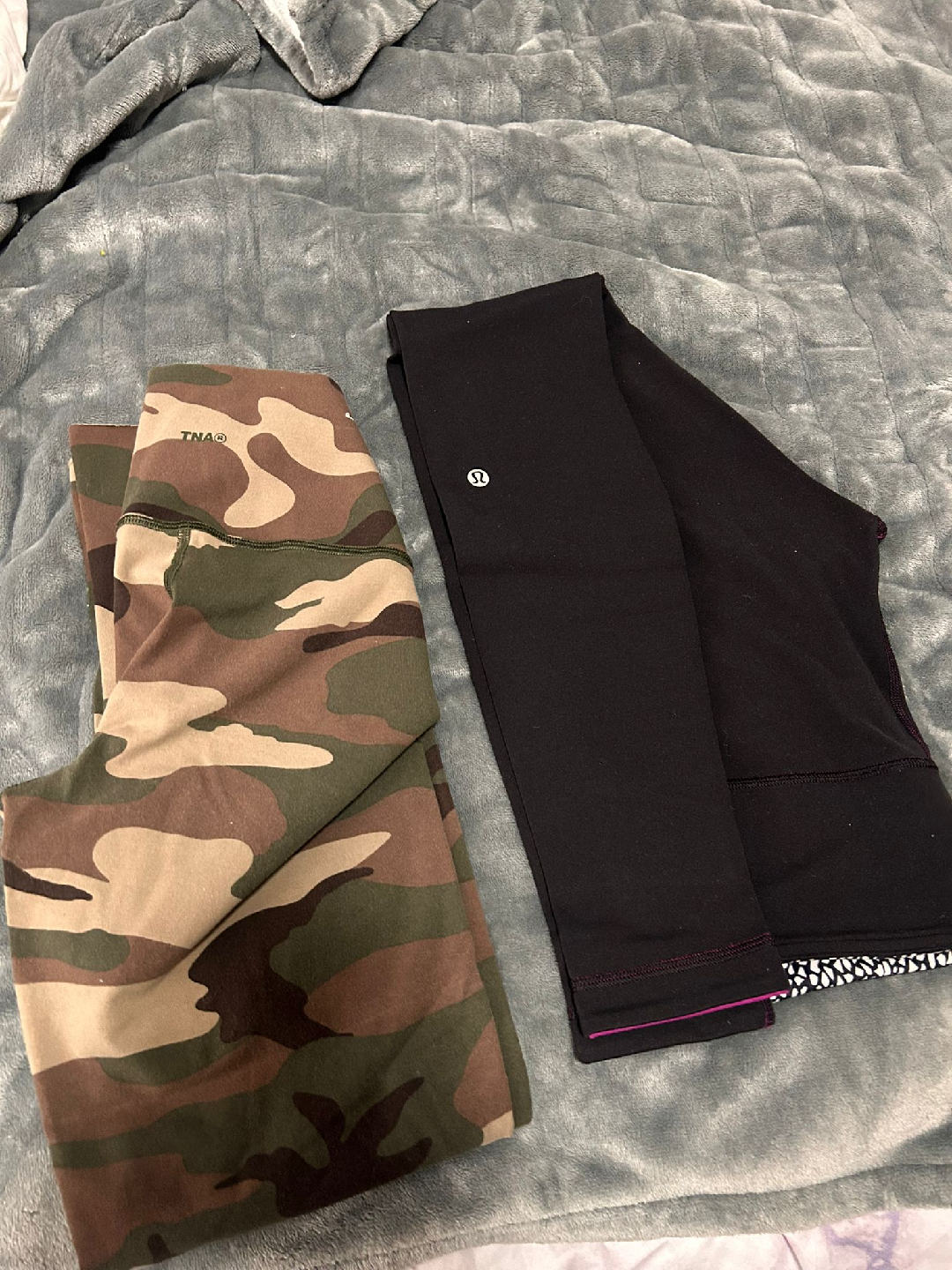 TNA Camo Leggings - Size M - photo 3