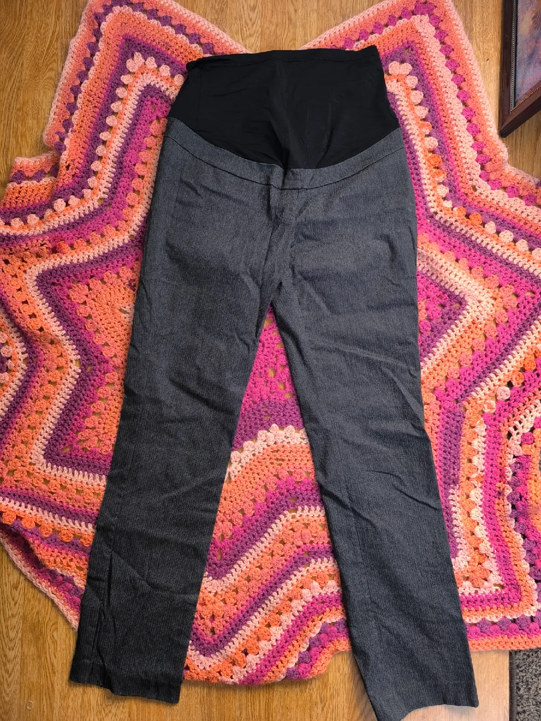 Assorted Maternity clothes image indicator(9)