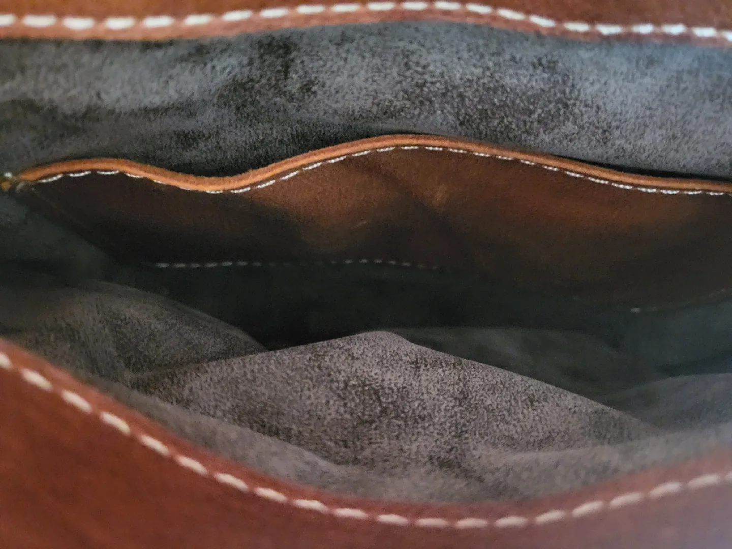 Buffalo Leather Crossbody Bag image indicator(2)