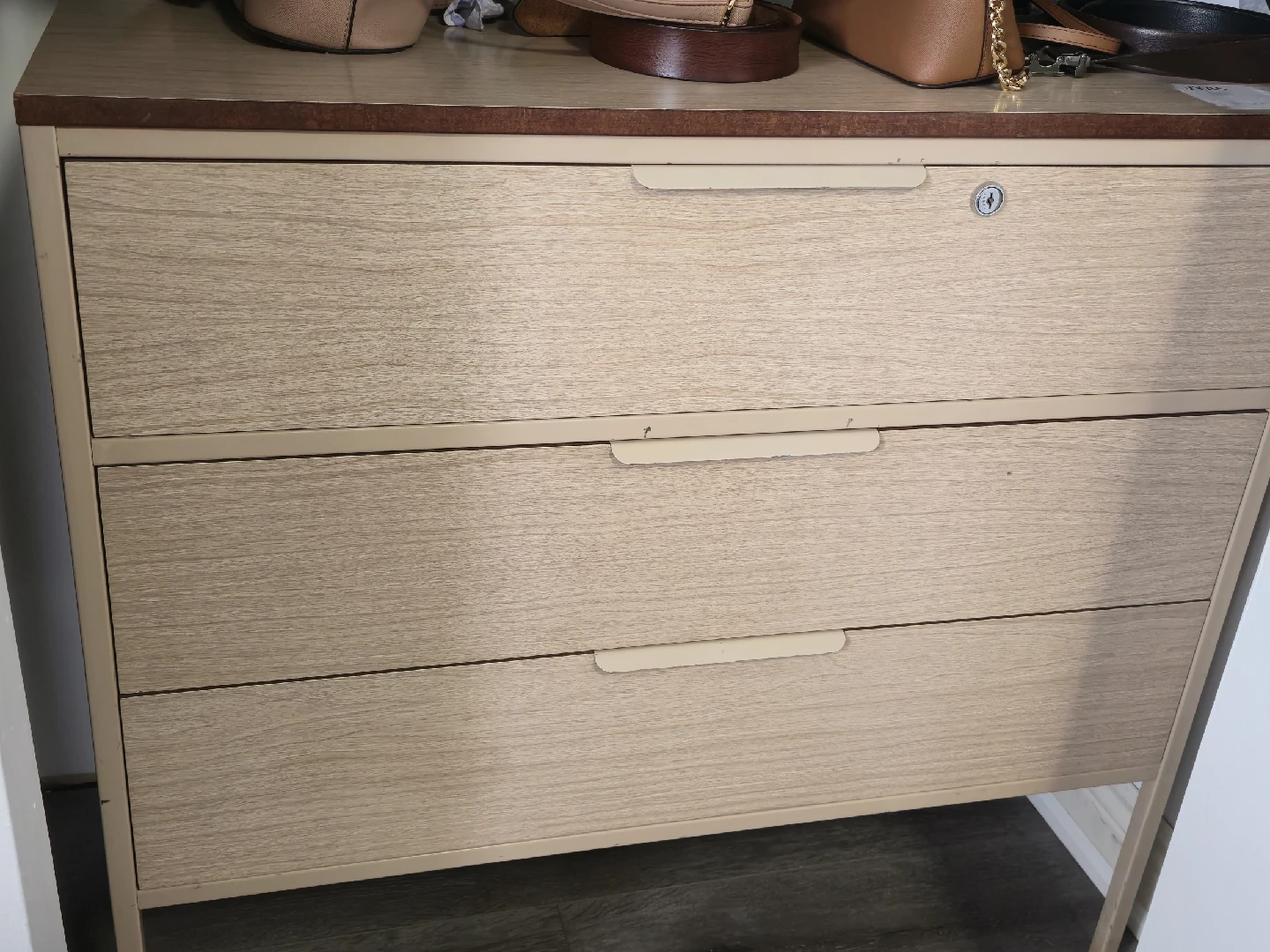 metal Three-drawer dresser
