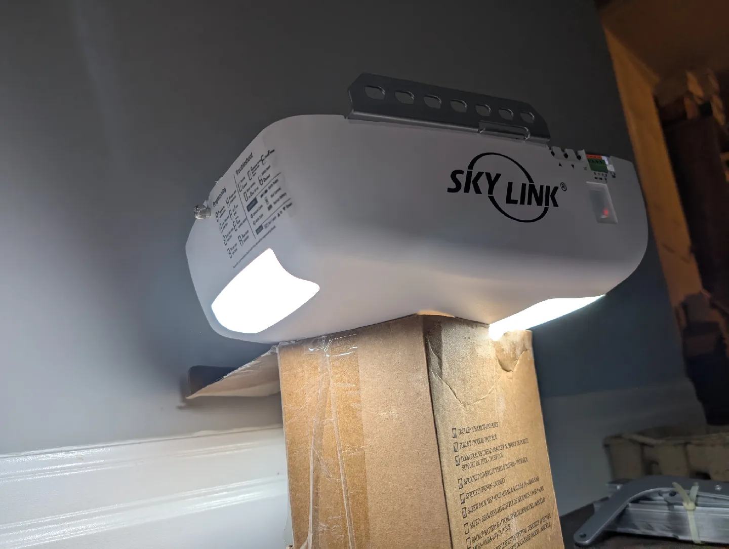 Brand New Skylink 1 1/4HP Garage Door Opener For Sale image indicator(7)