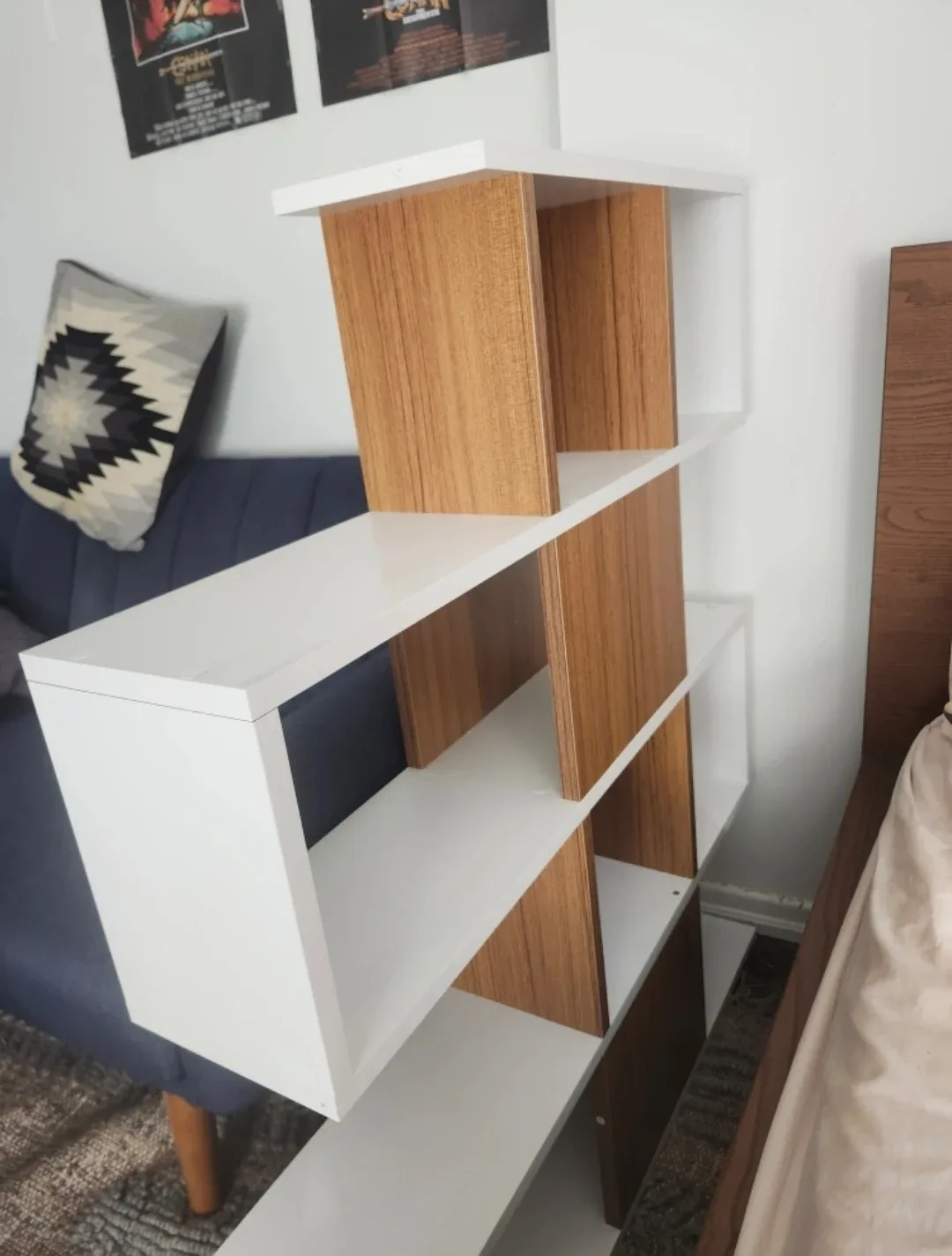 White & Wood Cube Bookshelf image indicator(2)