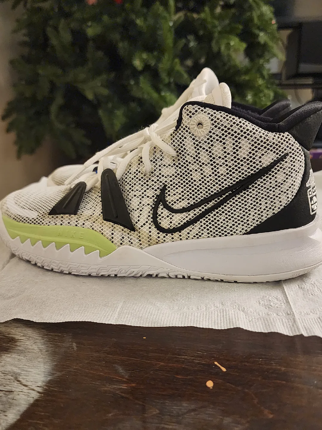 Nike Kyrie Flytrap 6 Basketball Shoes image indicator(2)