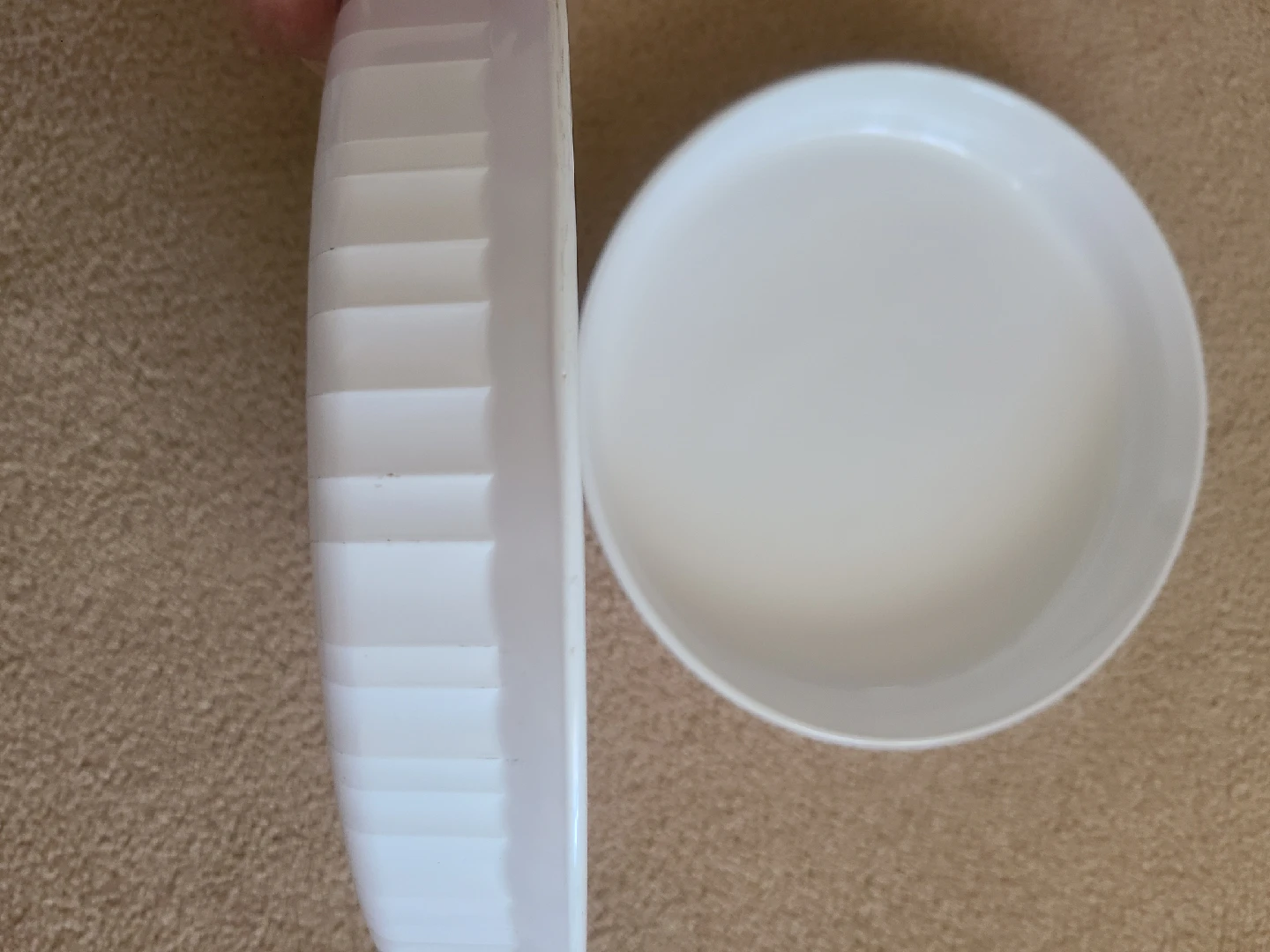 Two White Round Corning Ware Baking Dishes - photo 2