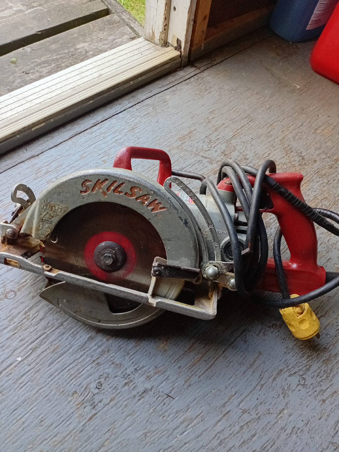 Skilsaw SHD77M Worm Drive Saw
