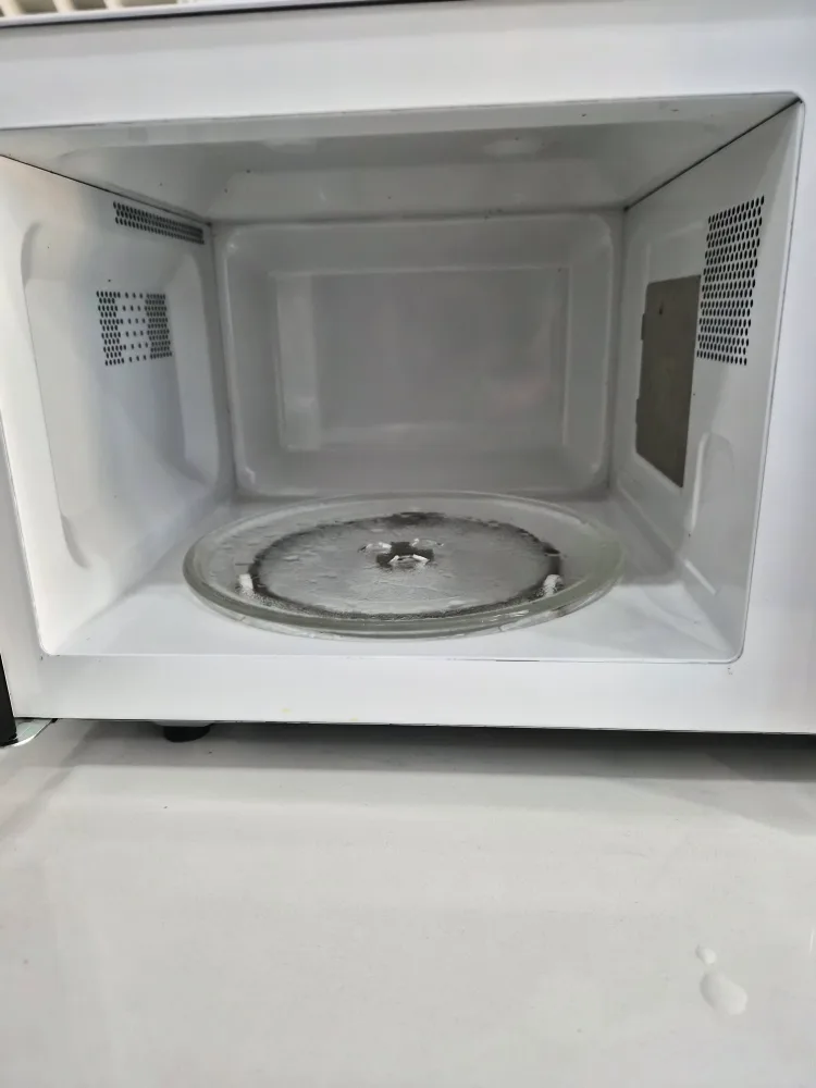 Homestyles 0.7 cu ft Microwave Oven image indicator(3)