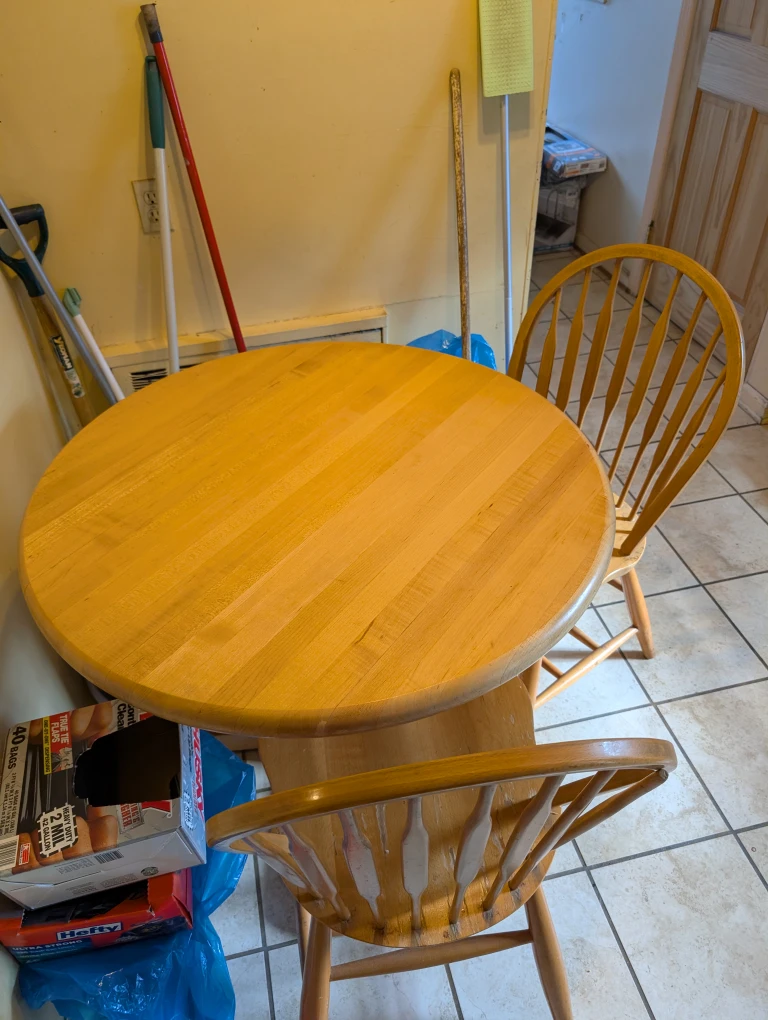 Round Wooden Table with Two Chairs - photo 2