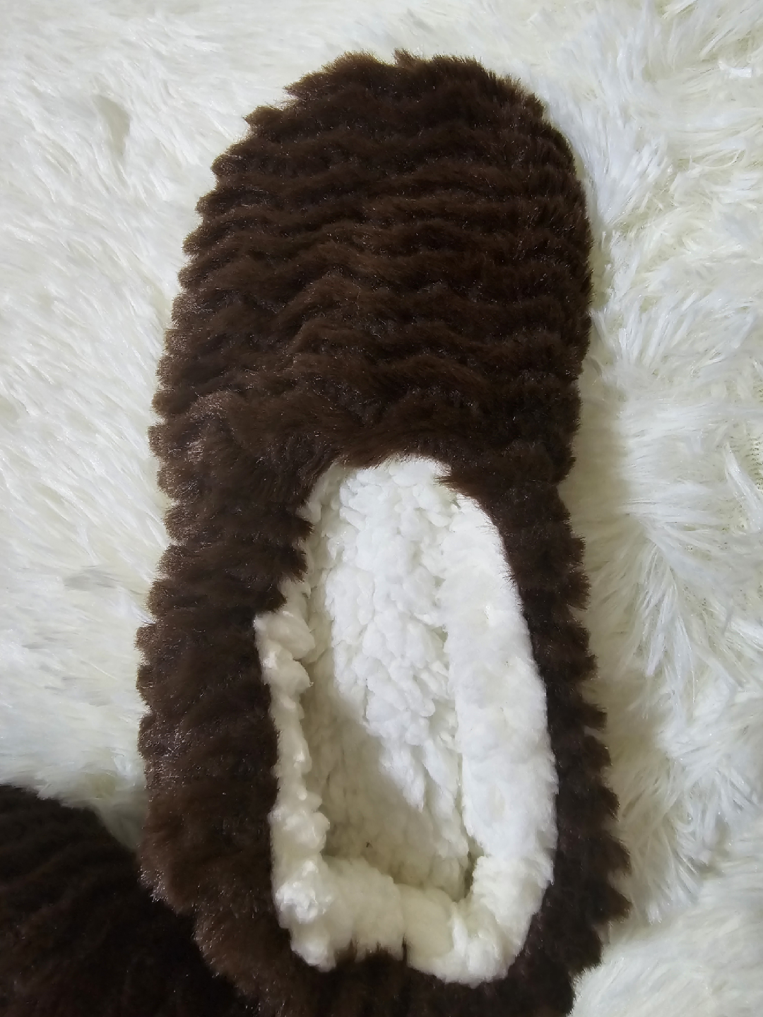🥕Auden Faux-Fur Slipper Socks - Size M/L