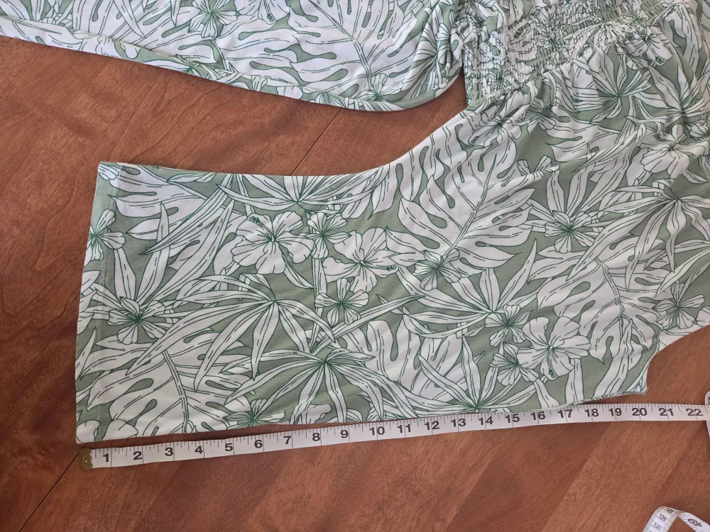 Green & White Leaf Print Maxi Dress image indicator(6)