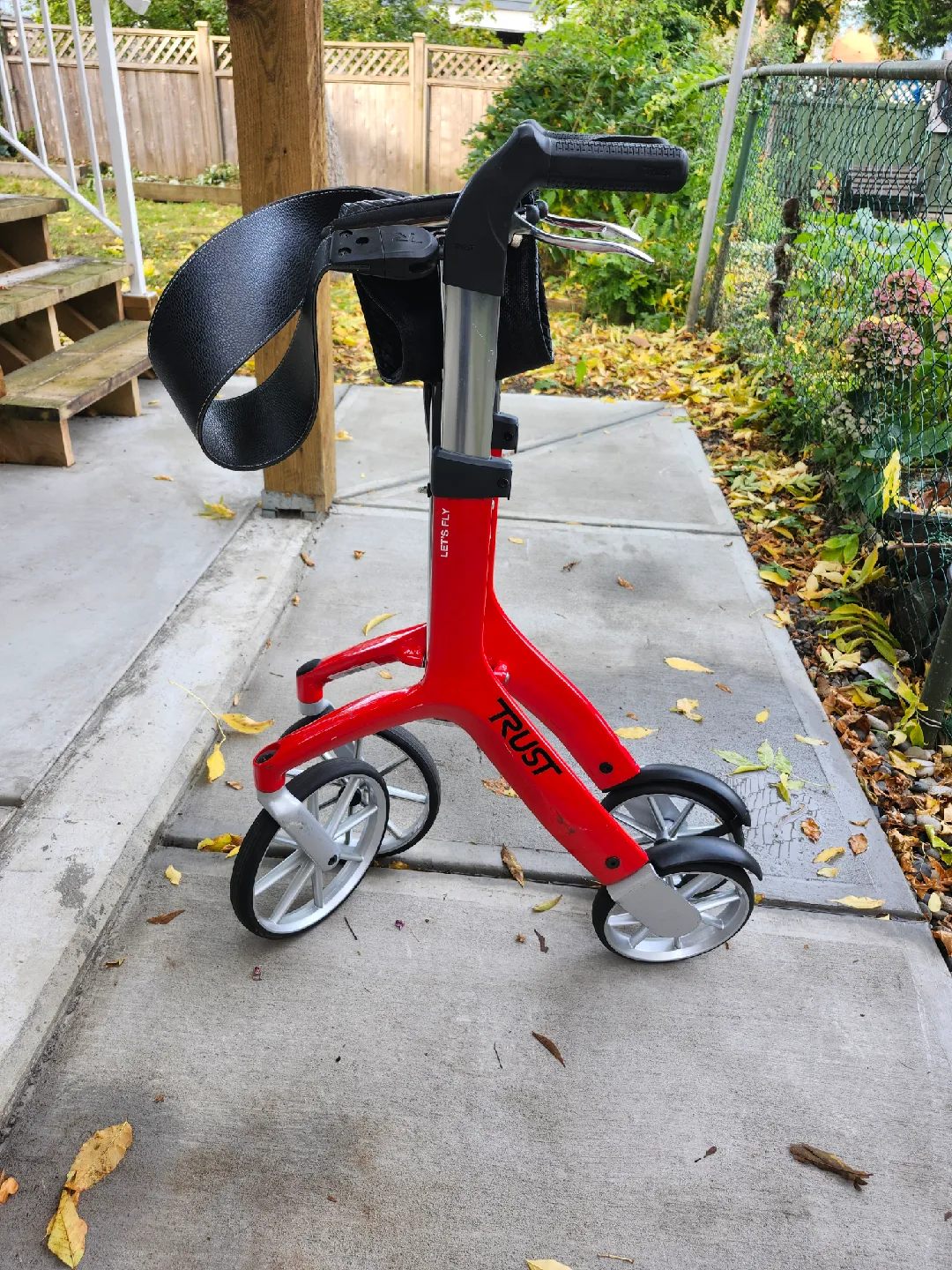 Trust Let's Fly Rollator Red image indicator(2)