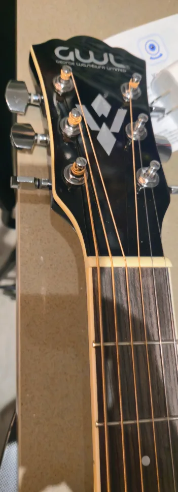 GWL Acoustic Guitar with Hagstrom Guitar Case image indicator(4)