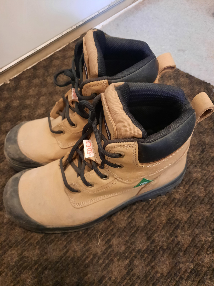 Steel tow Work Boots - Size 8 - photo 2