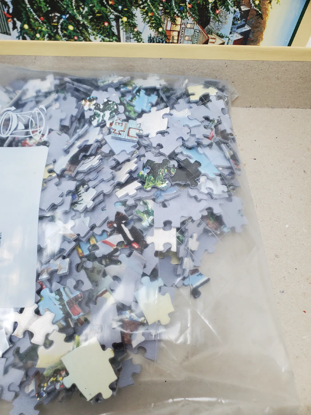 Cobble Hill Christmas 2017 1000 Piece Puzzle 🥕 image indicator(6)