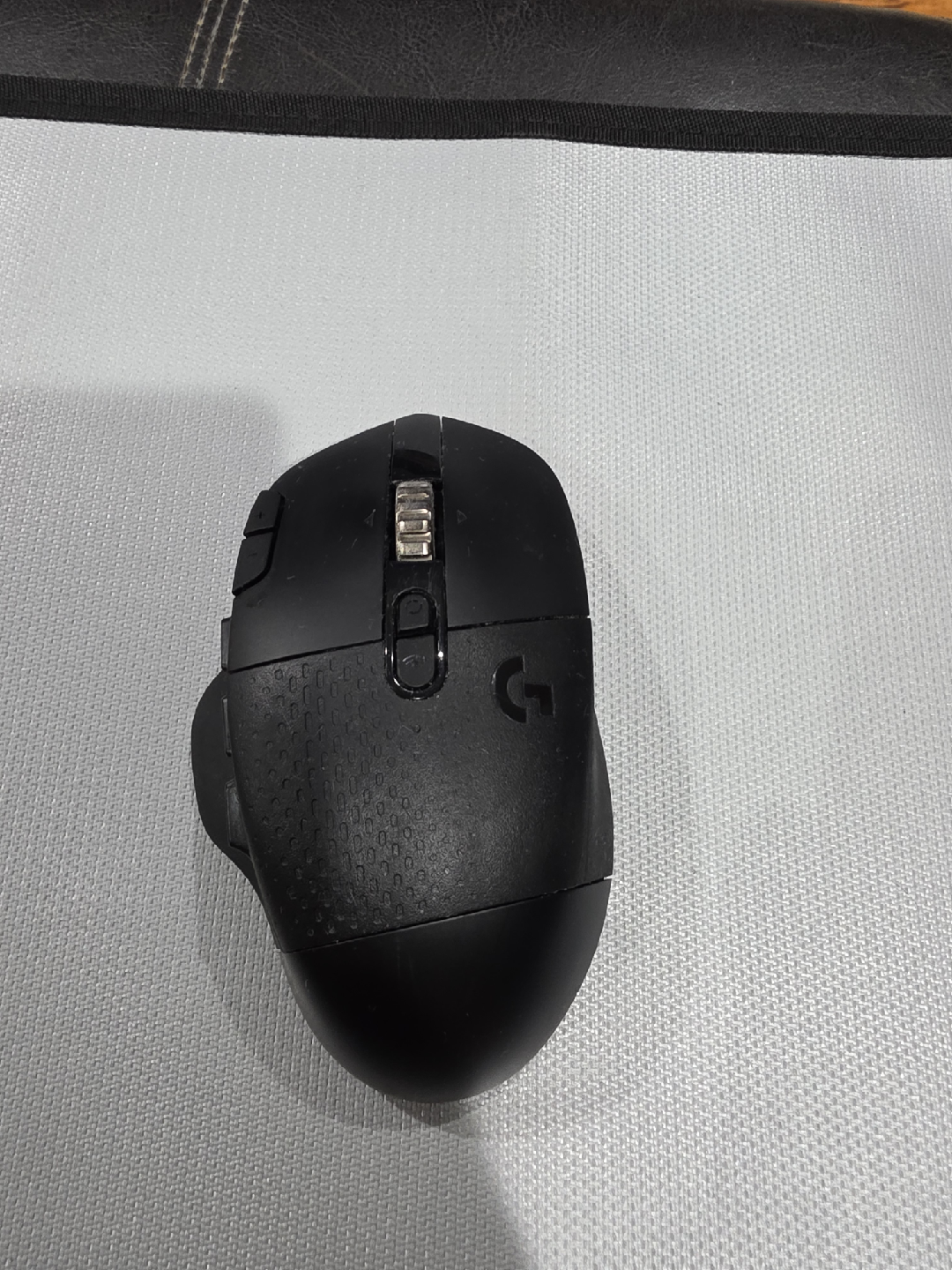 Logitech G604 Lightspeed Wireless Gaming Mouse 🧡