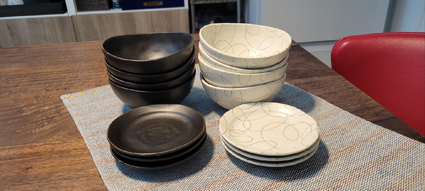 Bowls and Plates Set - Black and White