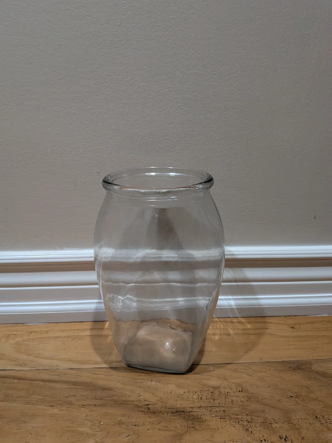 Clear Glass Vase 🥕 thumbnail
