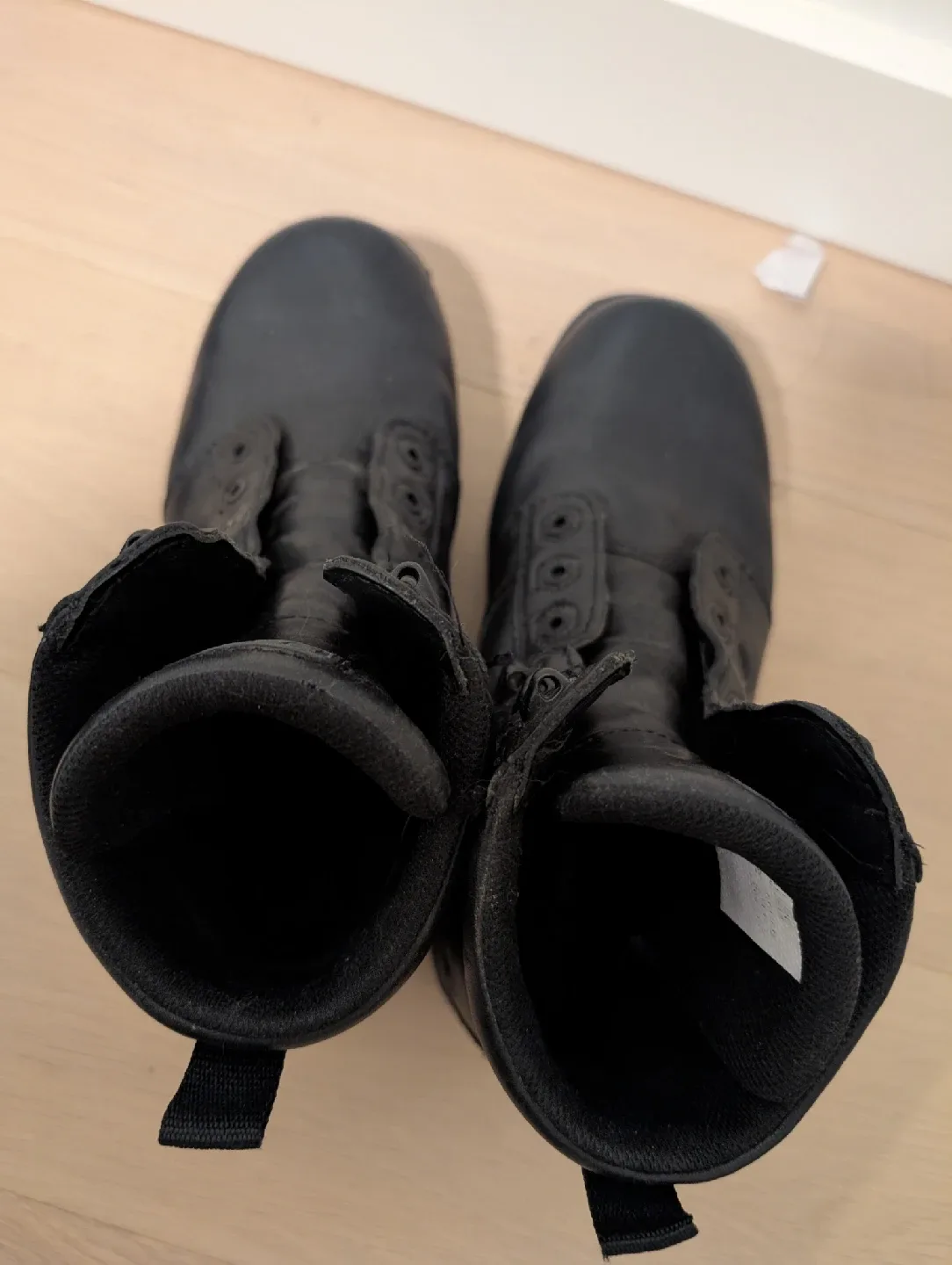 Gore-Tex Black Leather Winter Work Boots Size 10.5 wide image indicator(3)