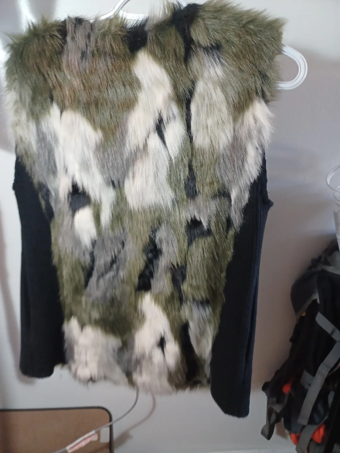 Guess Faux Fur Vest, Size M image indicator(3)