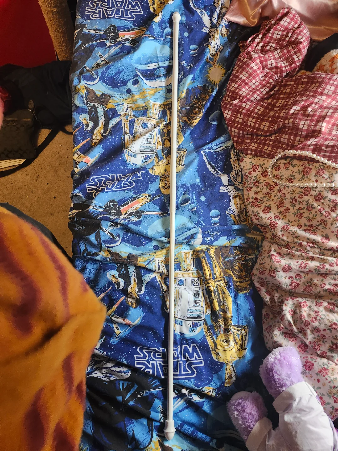 white small adjustable curtain rod image indicator(2)