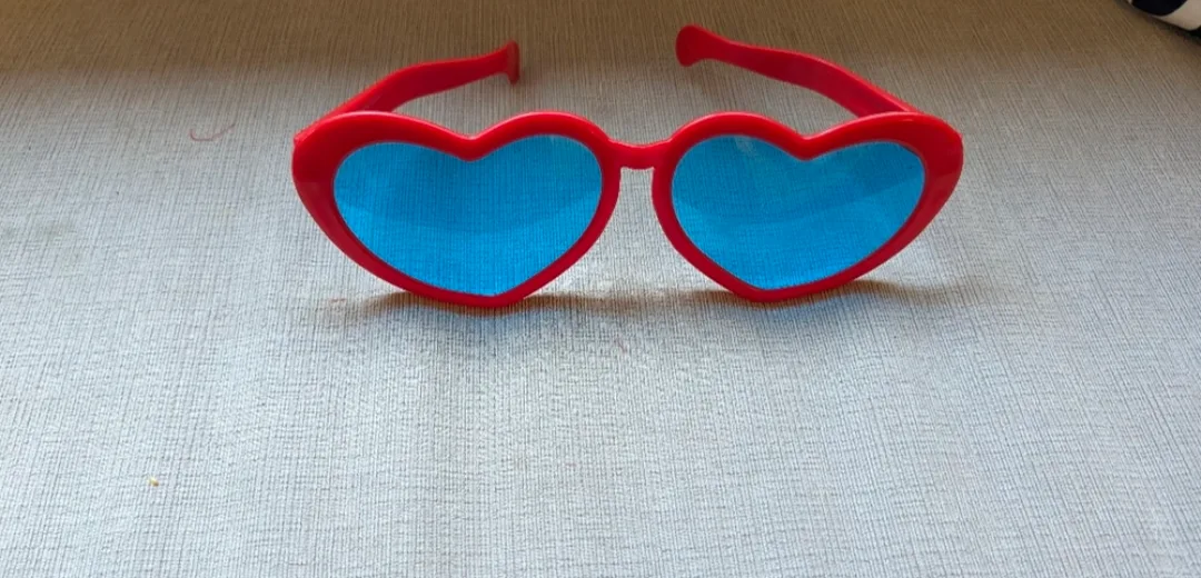 Red Heart-Shaped Sunglasses (Large Clown Size) thumbnail