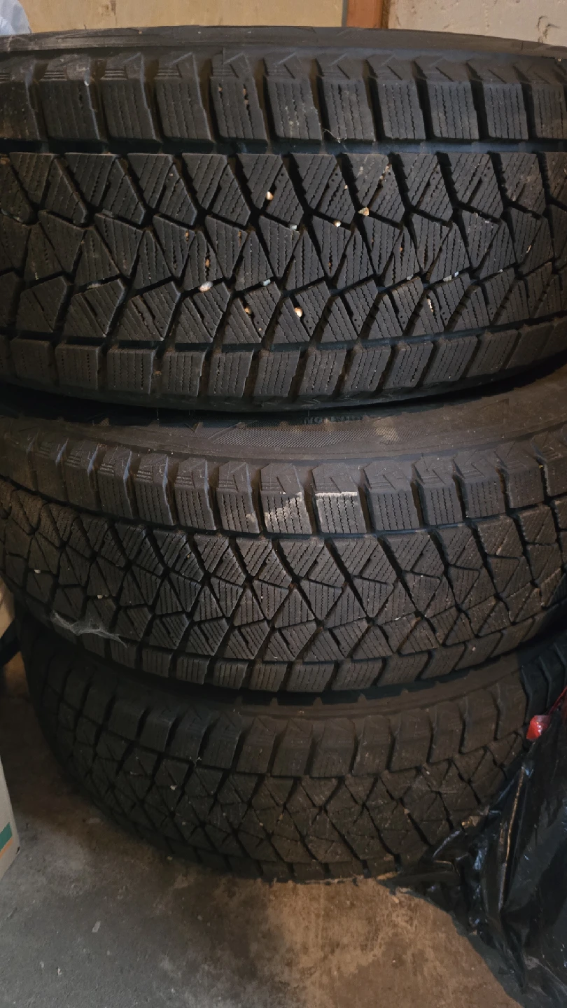 Blizzak 225/60R18 100S Winter Tires - photo 4