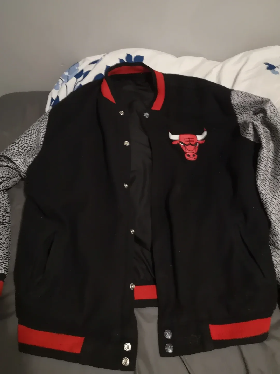 Chicago Bulls Varsity Jacket image indicator(2)