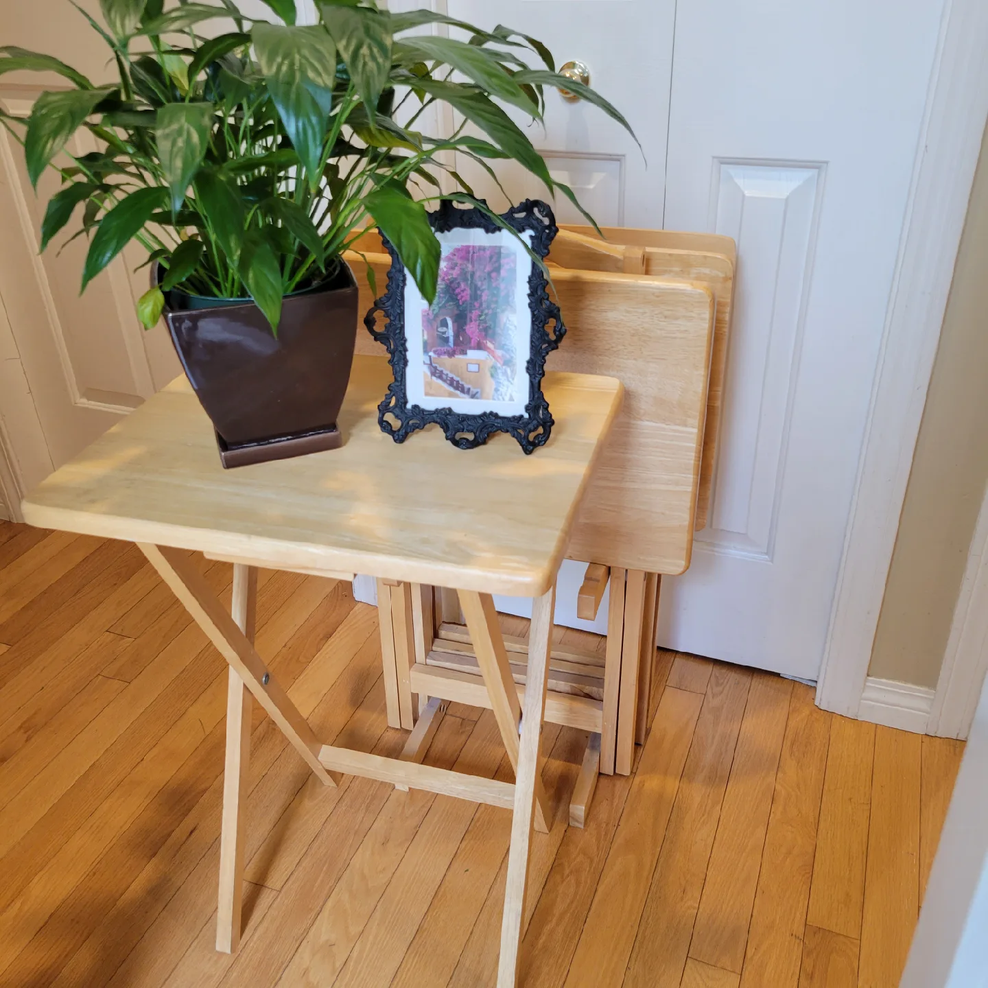 Set Of 4 Solid Wood Foldable TV Dinner Tray Table W/StorageStand image indicator(2)