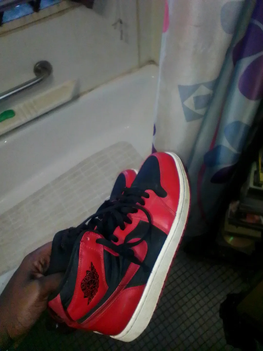 Air Jordan 1 High Red/Black Sneakers image indicator(3)