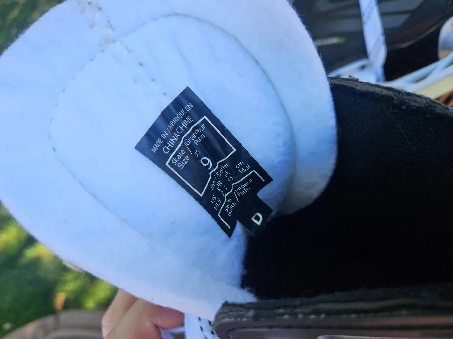 YOUTH CCM Ribcor 28TX Ice Skates - Size 9 US image indicator(3)