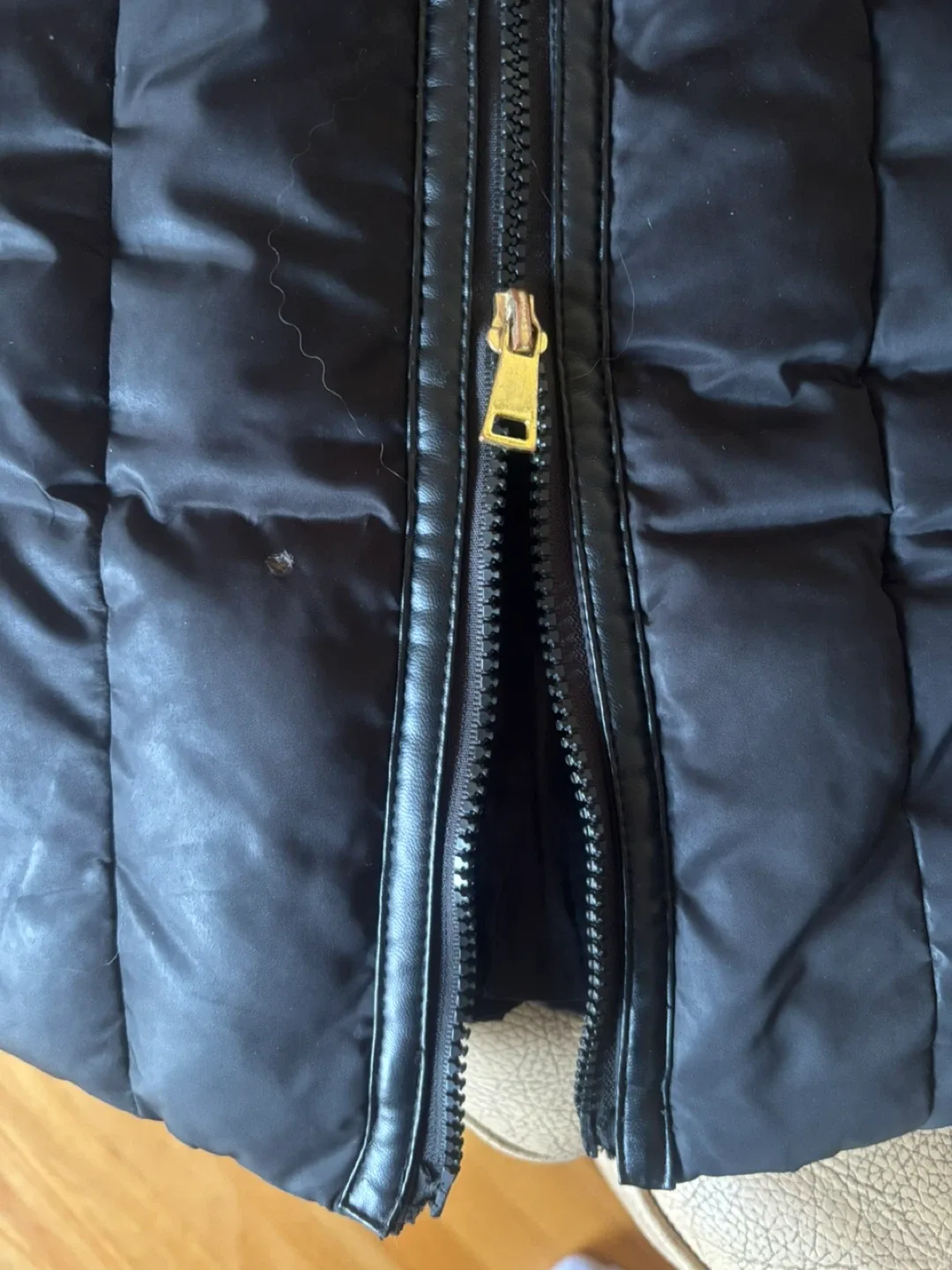 Liz Claiborne Black Puffer Jacket - Size L image indicator(4)