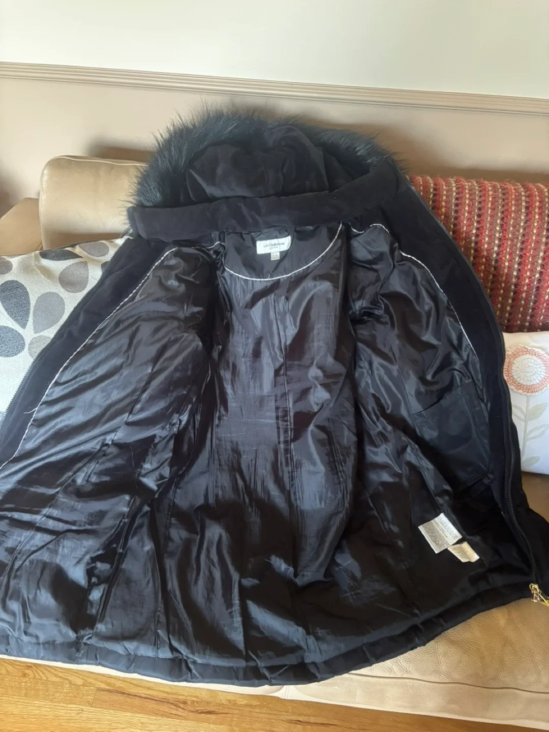 Liz Claiborne Black Puffer Jacket - Size L image indicator(2)