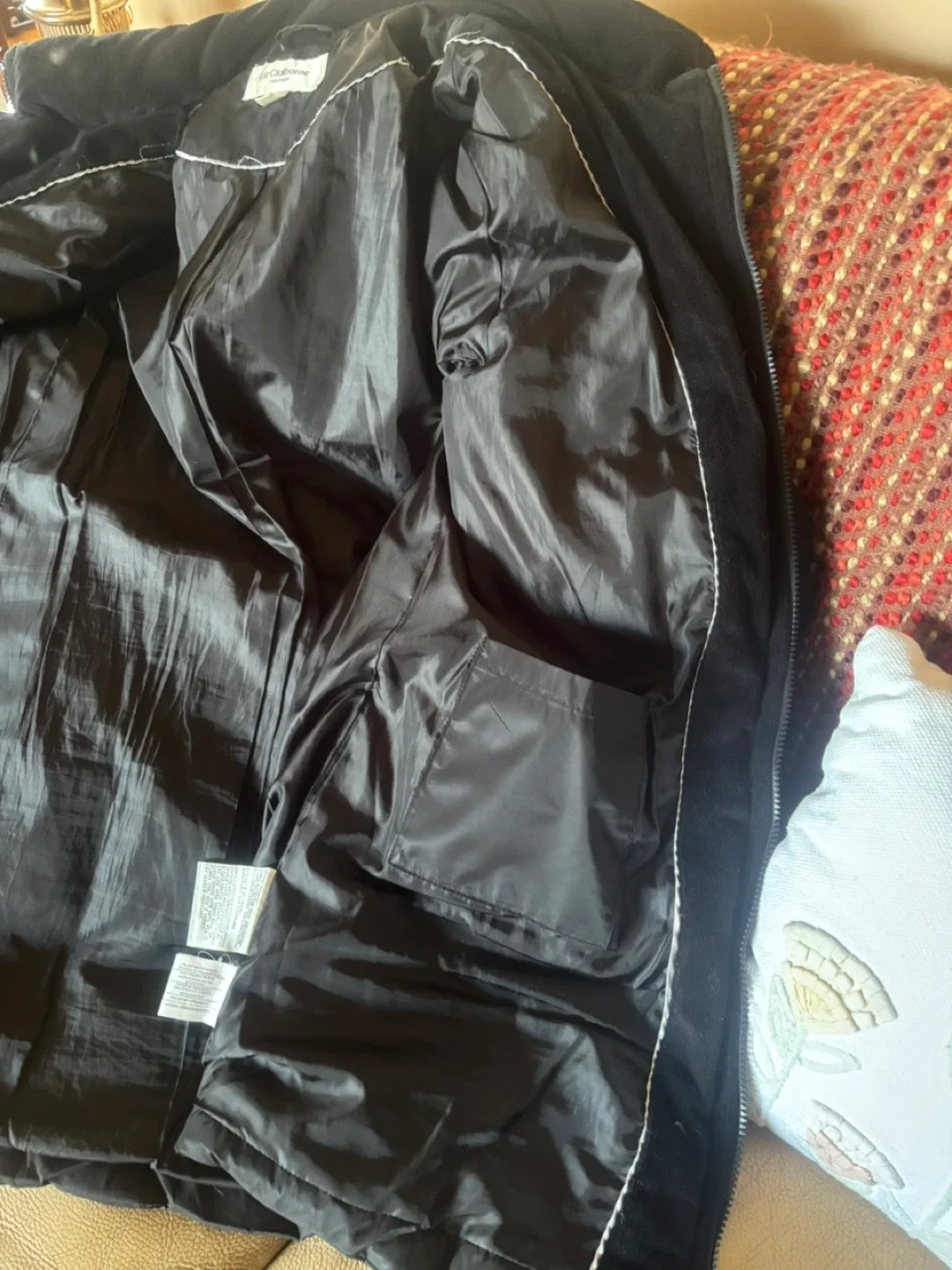 Liz Claiborne Black Puffer Jacket - Size L image indicator(6)