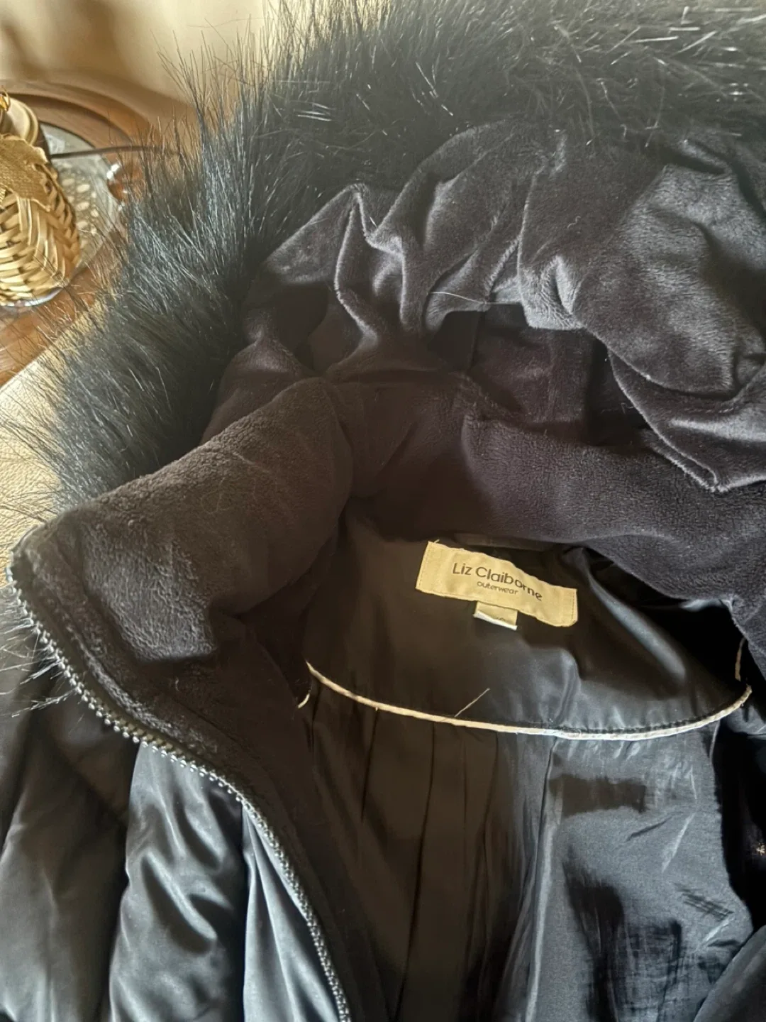 Liz Claiborne Black Puffer Jacket - Size L image indicator(7)