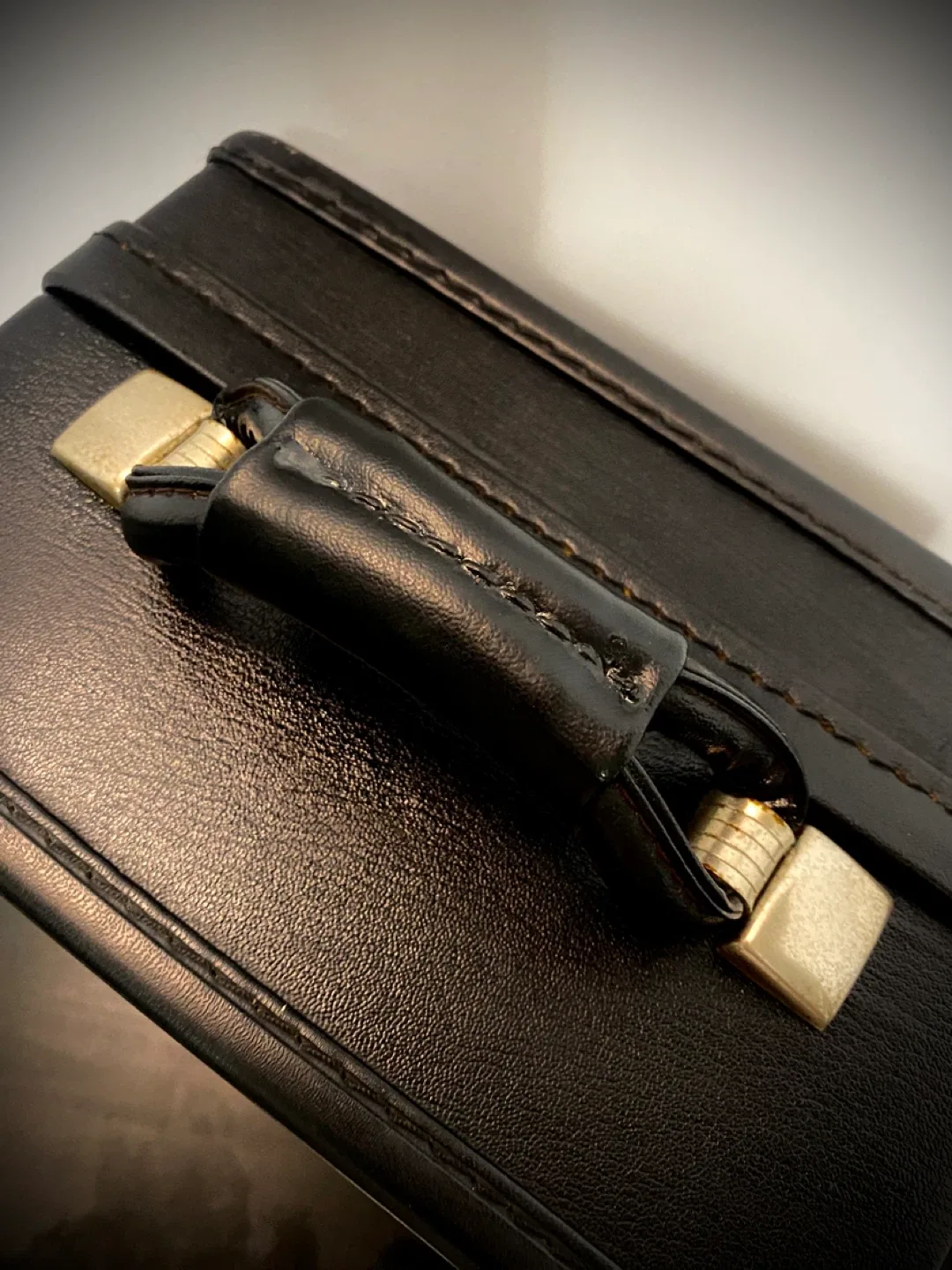 Vintage Londonaire 1960’s  ‘Portable Pub’ image indicator(5)