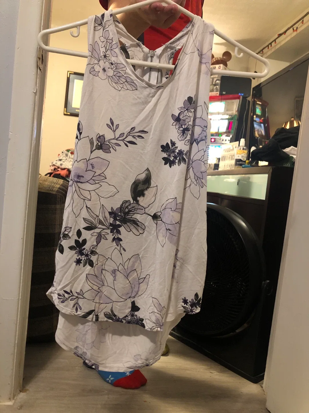 Floral Print Sleeveless Top thumbnail