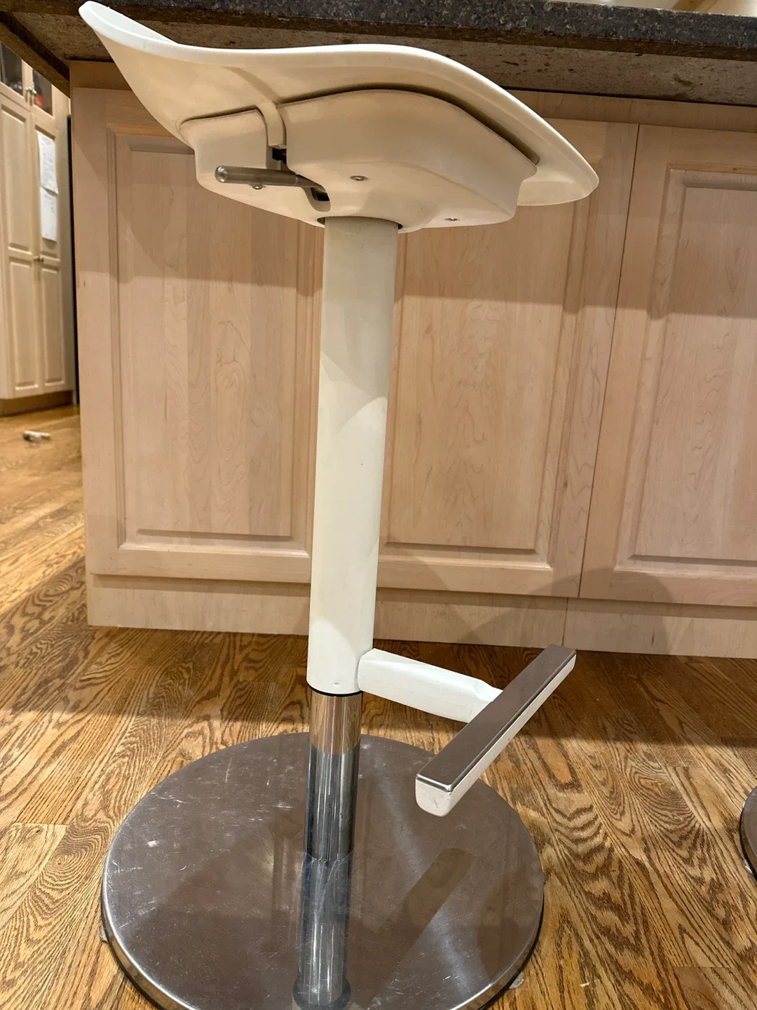 Modern White Bar Stools - Set of 2 image indicator(4)