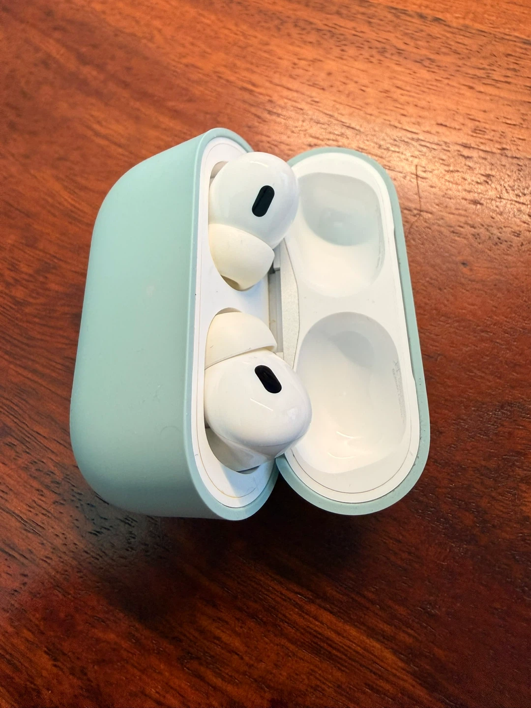 Apple AirPods Pro (2nd generation) - photo 4