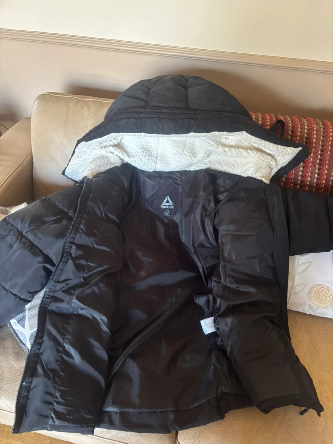 Reebok Black Puffer Jacket - Size L image indicator(3)