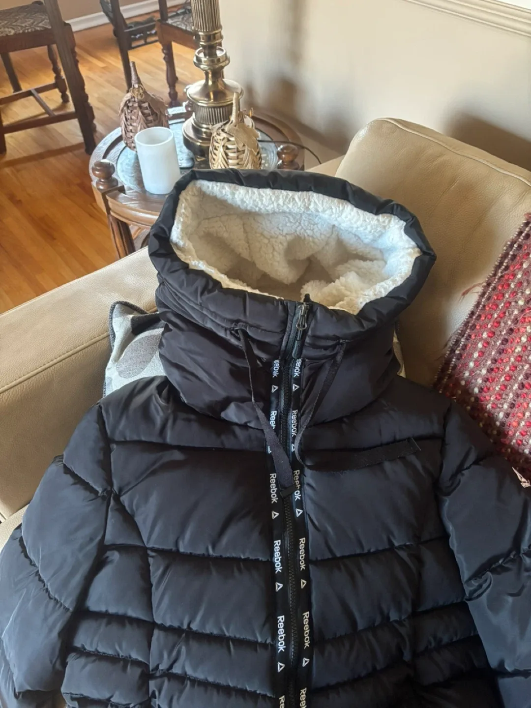 Reebok Black Puffer Jacket - Size L image indicator(4)