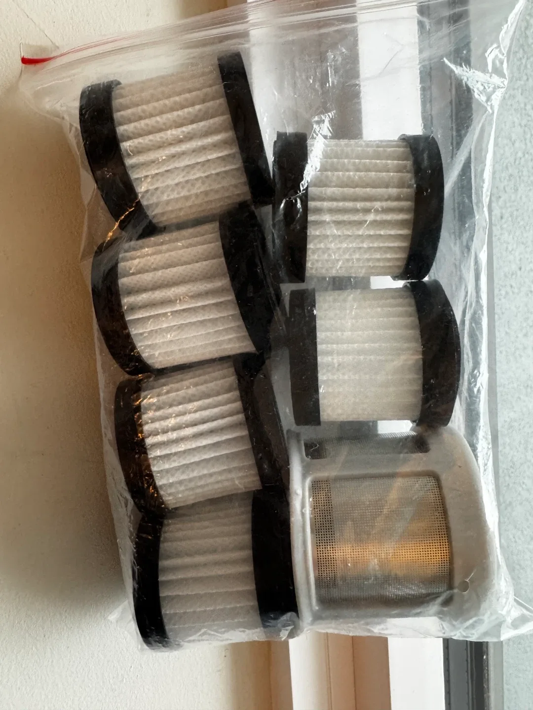 Mattress Vacuum Cleaner w/ HEPA Filters image indicator(2)