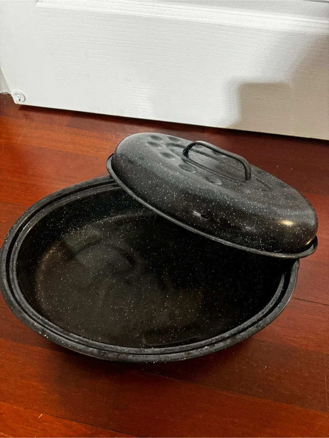 Oval Granite Ware Roaster with Lid thumbnail