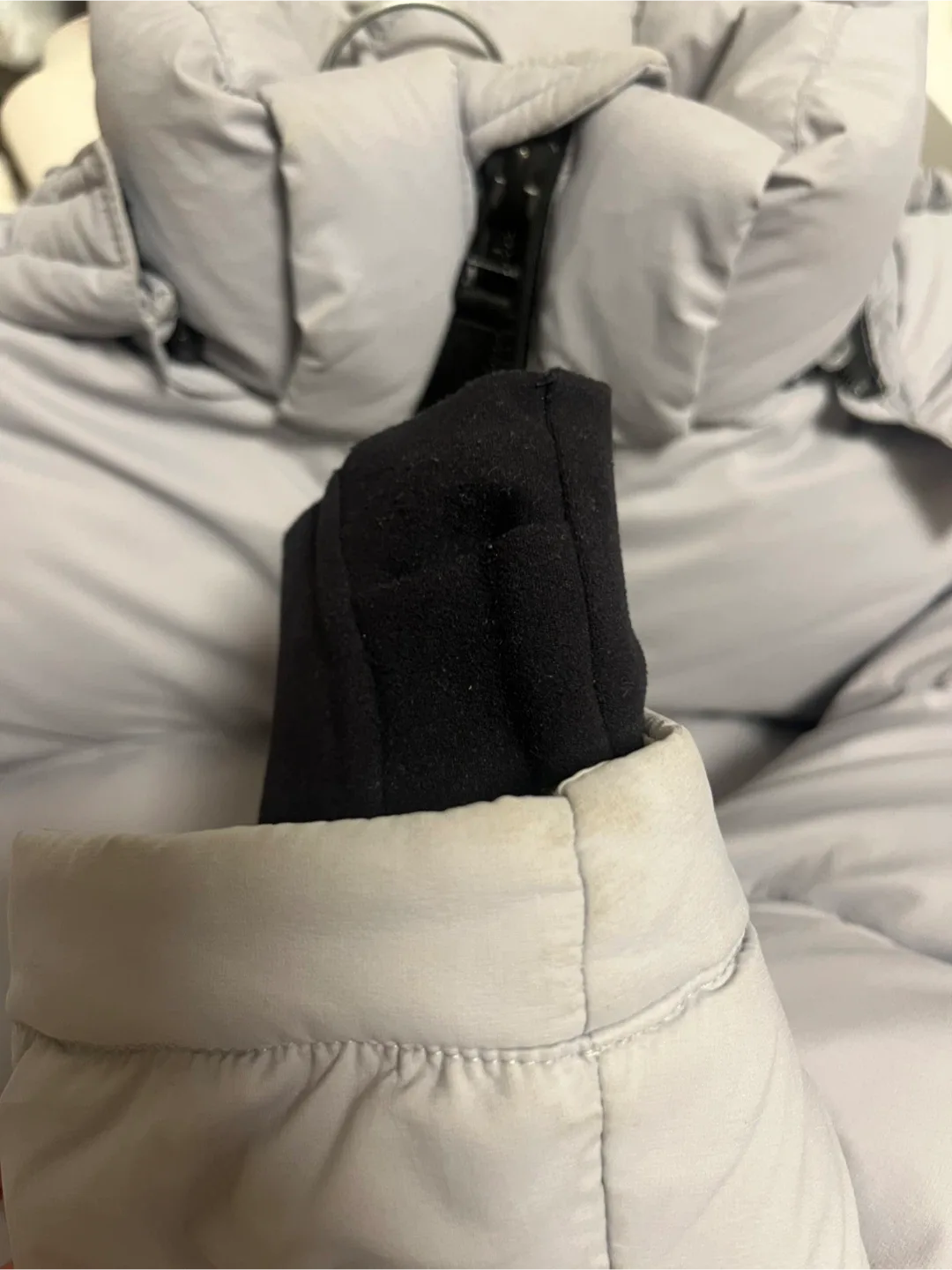 Aritzia Tna The Super Puff™ Original Marble Grey – 3XS – #103424 image indicator(7)