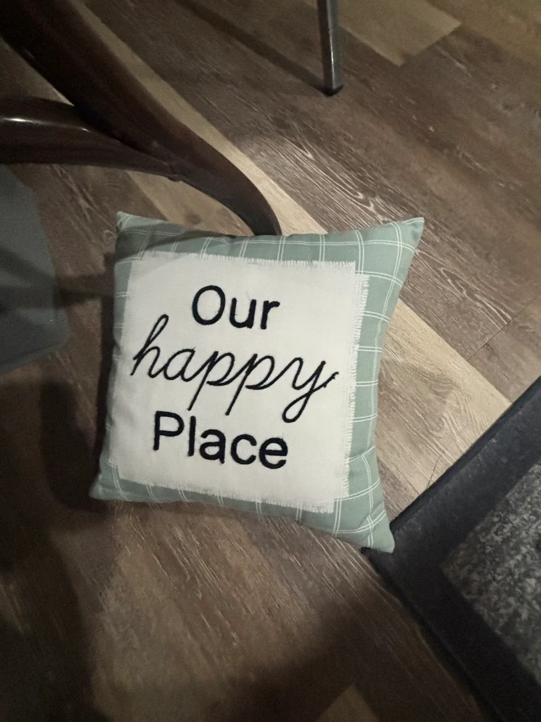 Decorative pillows thumbnail