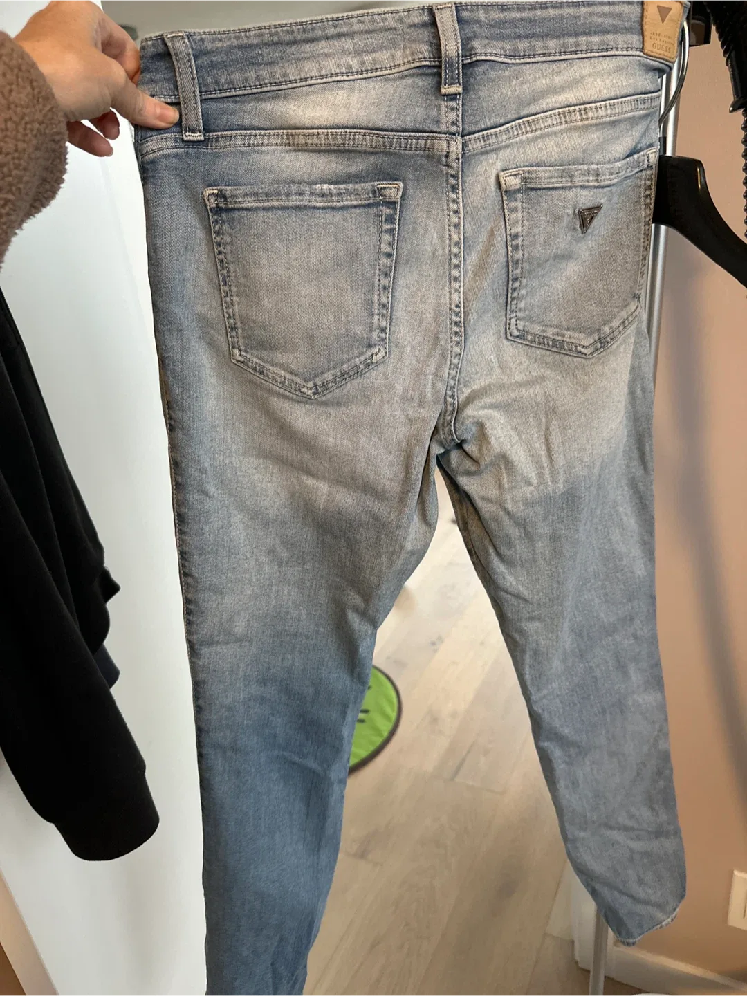 Guess Power Curvy Mid Jeans image indicator(3)