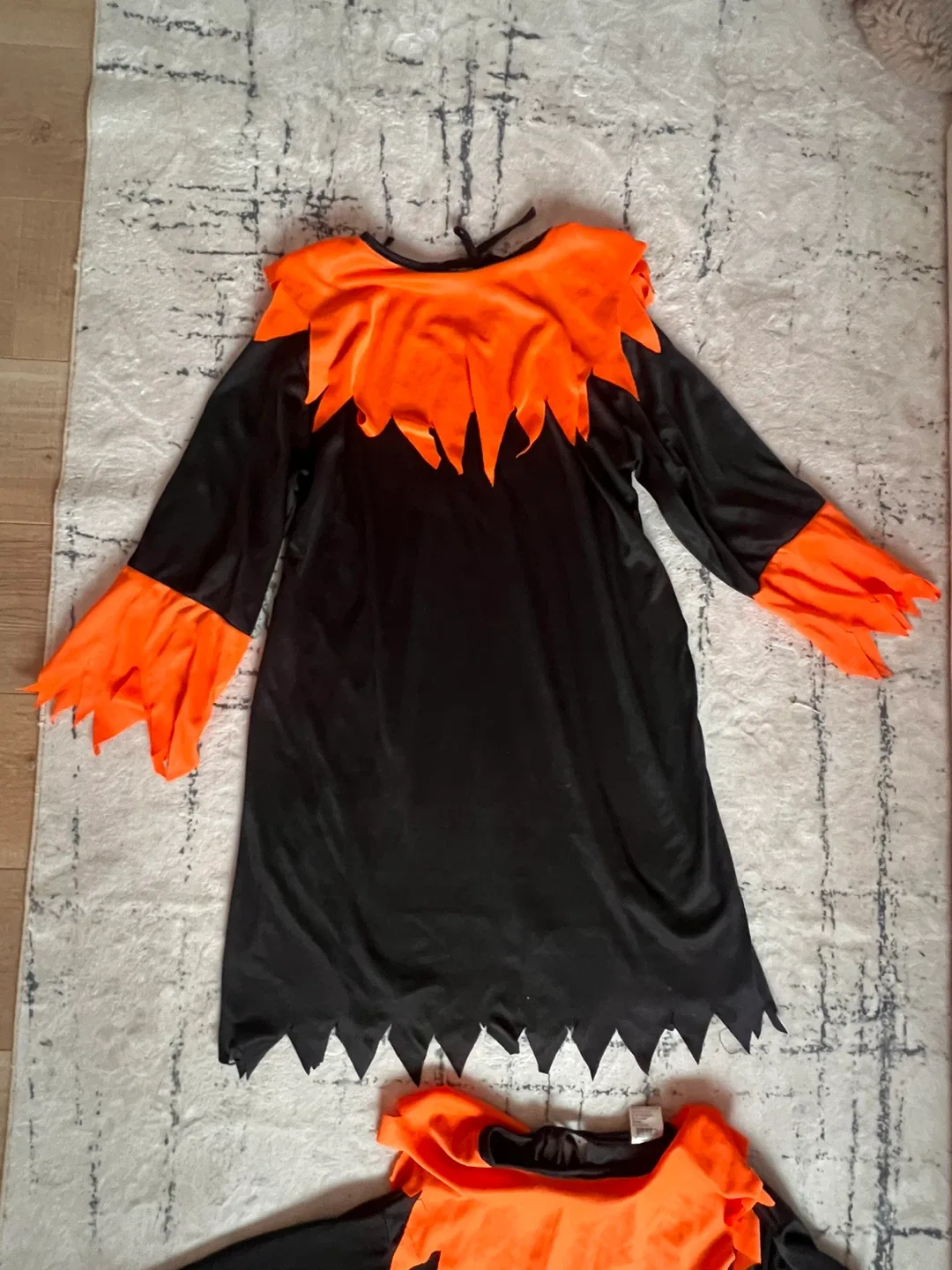 Halloween Costume - Size 8-10 image indicator(2)