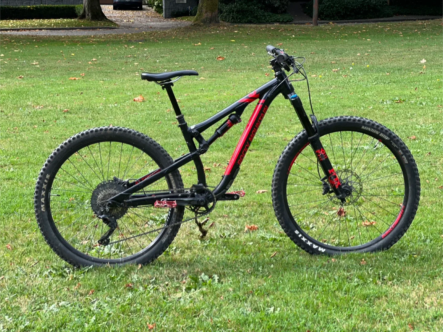 Rocky Mountain altitude a50 xs frame 27.5 fits 4’10-5’5 image indicator(3)