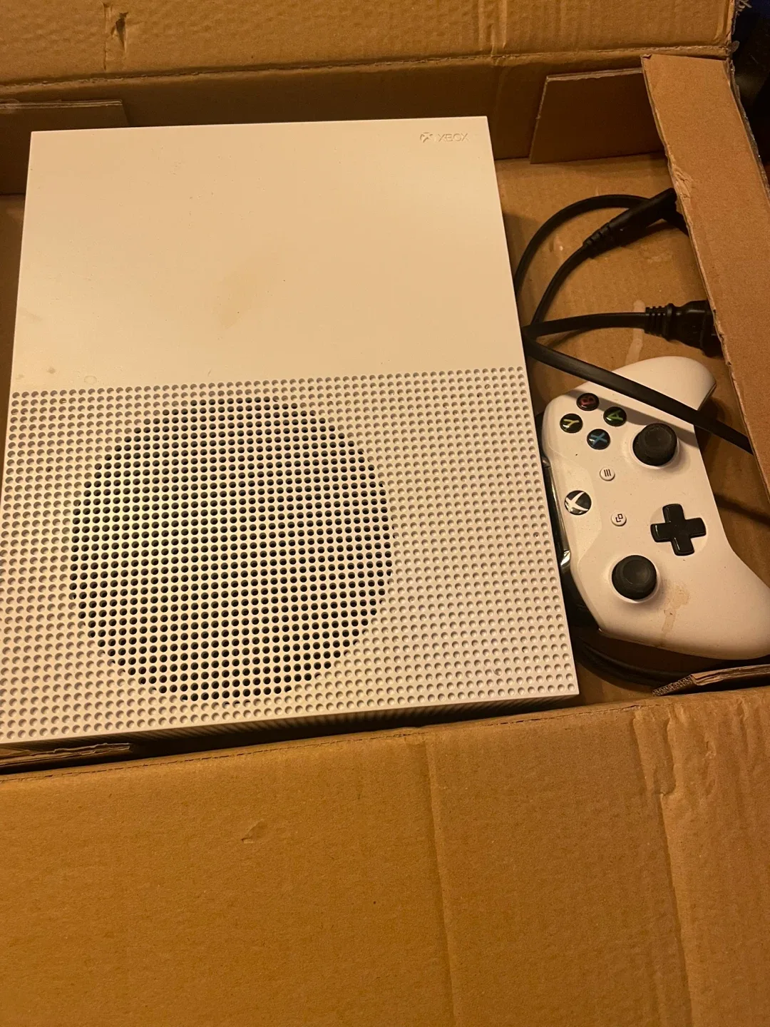 Xbox One S White Console with Controller image indicator(2)