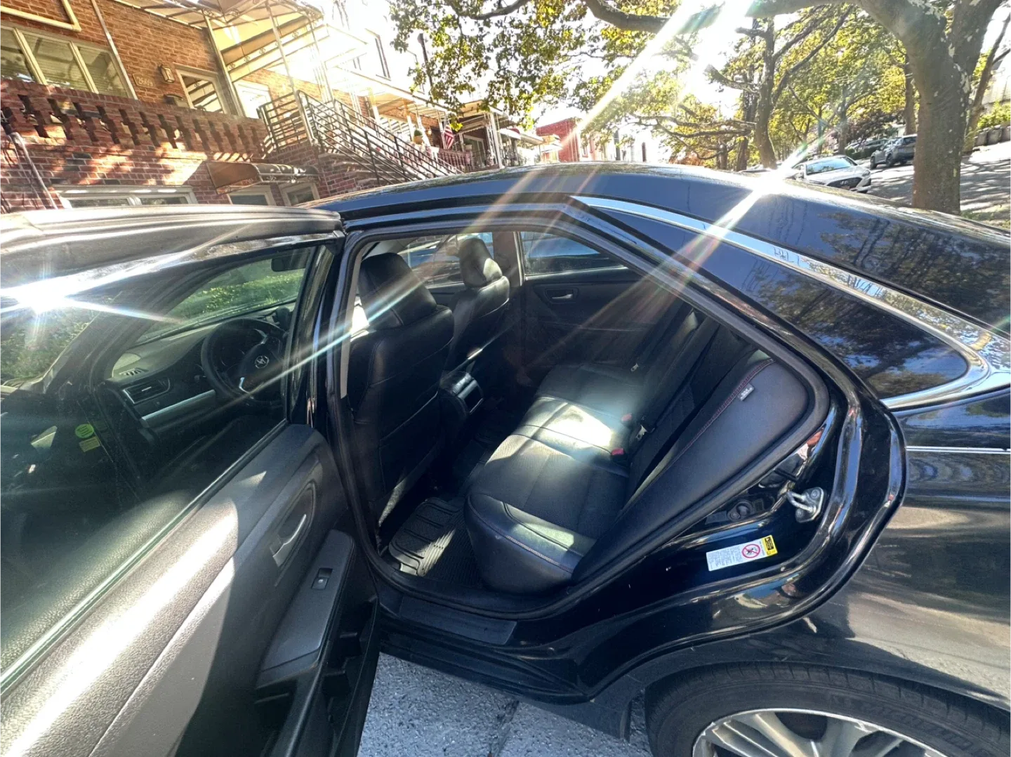 2017 Toyota Camry SE clean title image indicator(3)